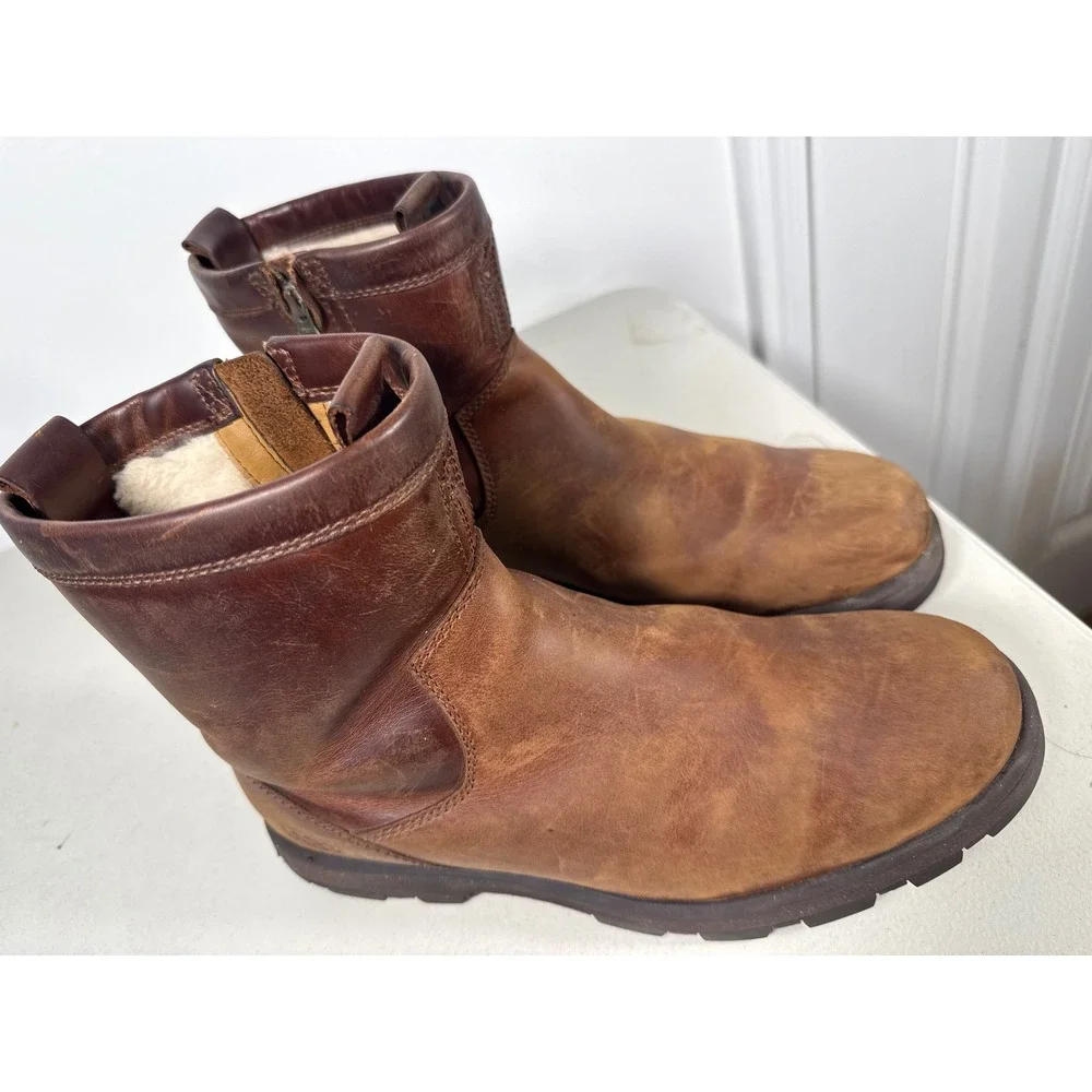 UGG Mens Brown Leather Vibram Sole Shearling Lined Side Zip Winter Boots Sz 10
